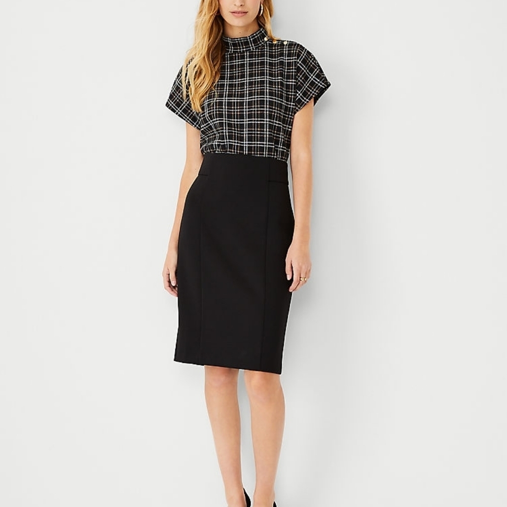 NWOT Ann Taylor The High Waist Seamed Pencil Skirt, Built in belt size 6